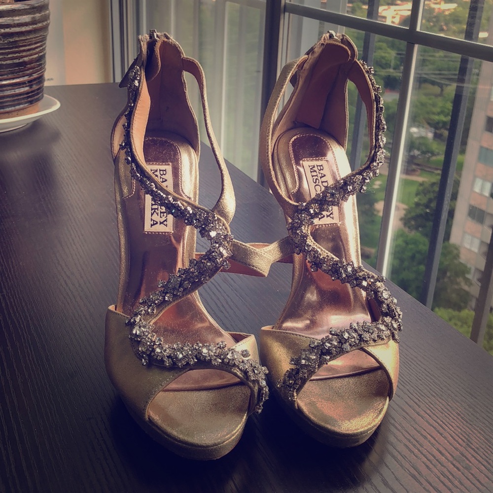 Crystal encrusted strappy peep toe heels 😍